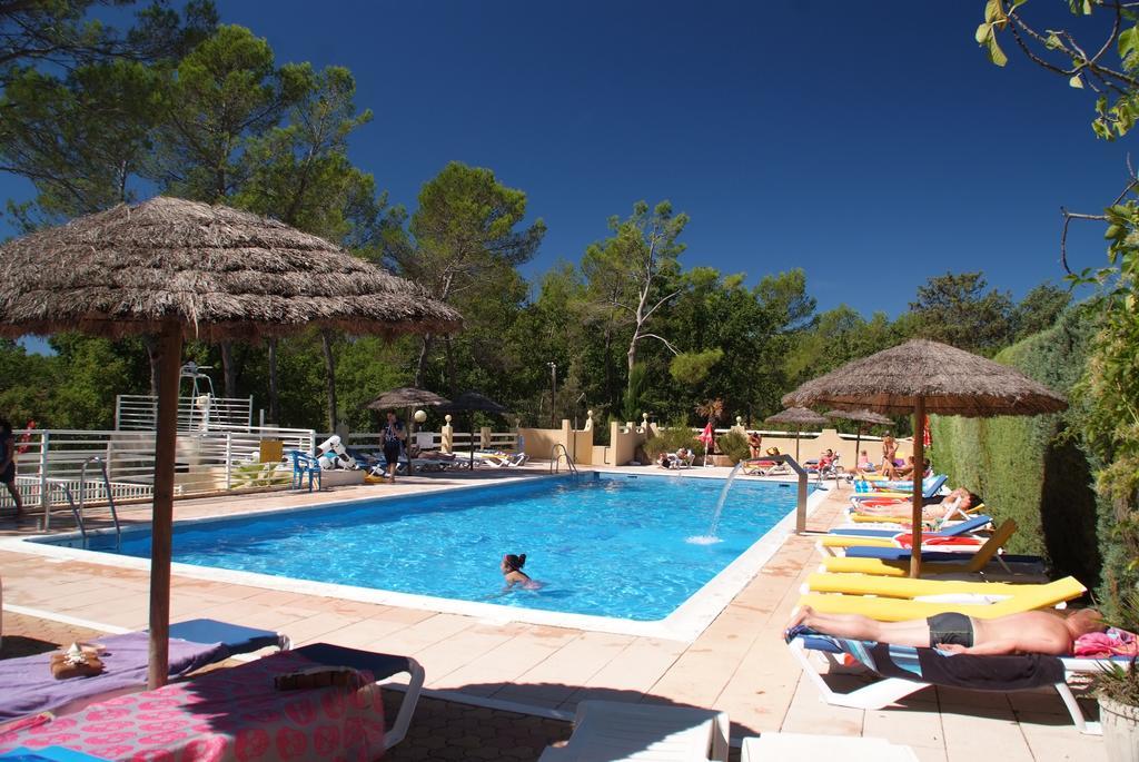 Camping Le Parc Saint-Paul-en-Forêt Exterior foto